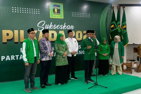 PPP resmi usung Khofifah Indar Parawansa di Pilkada Jawa Timur, Jumat (12/7/2024). Foto: Paulina Herasmaranindar/kumparan