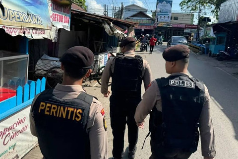 Polisi melakukan operasi menanggapi fenomena kecubung di Banjarmasin, Kalimantan Selatan. Foto: Instagram/@humaspolrestabjm