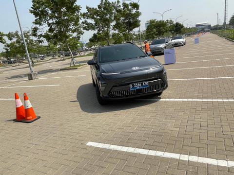 Media first drive mobil listrik Hyundai Kona Electric di PIK 2, Banten. Foto: Sena Pratama/kumparan