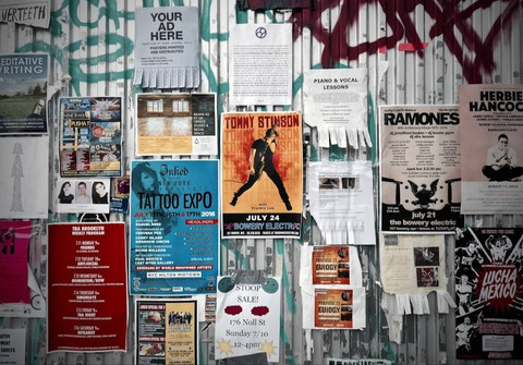 Ilustrasi Mengapa Gambar dan Warna pada Poster Harus Menarik. Sumber Unsplash/Yonghyun Lee