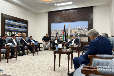 Ketua DMI sekaligus Wapres ke-10 dan 12 RI Jusuf Kalla bertemu Pemimpin Tertinggi Hamas Ismail Haniye. Foto: Tim Media Jusuf Kalla