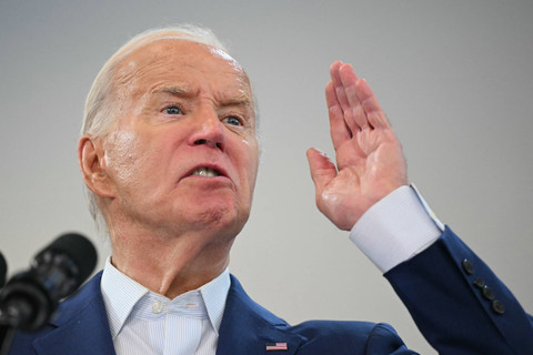 Presiden AS Joe Biden berbicara dalam acara kampanye di Renaissance High School di Detroit, Michigan, pada 12 Juli 2024. Foto: MANDEL NGAN / AFP