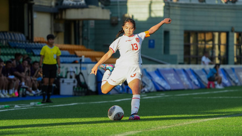 Shafira Ika saat Timnas Wanita Indonesia melawan Hong Kong di Hong Kong FC Stadium, Kamis (11/7). Foto: Dok. Timnas Indonesia