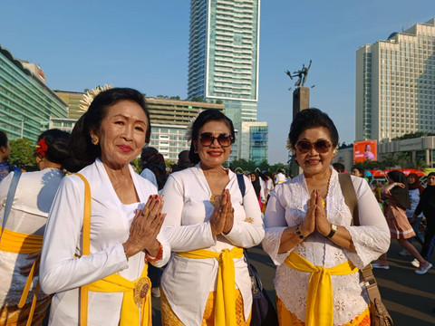 Berkebaya di CFD Jakarta Pusat, Minggu (14/7/2024). Foto: Hedi/kumparan