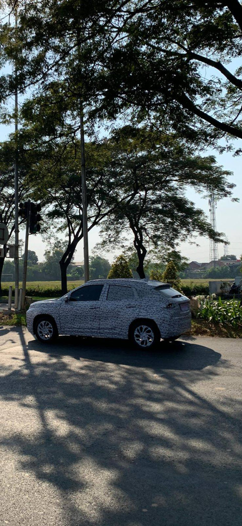 Spyshot mobil baru diduga Suzuki Fronx. dok. Istimewa