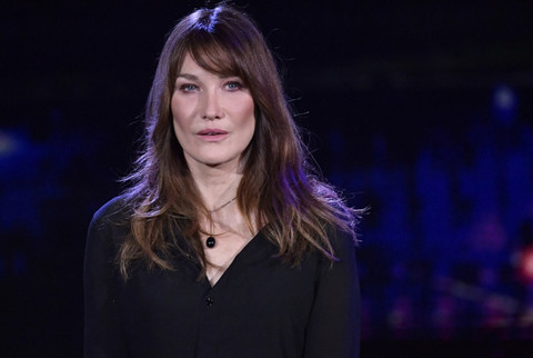 Mantan Ibu Negara Prancis, Carla Bruni didakwa terlibat kasus korupsi suaminya mantan Presiden Prancis Nicolas Sarkozy. Foto: AFP