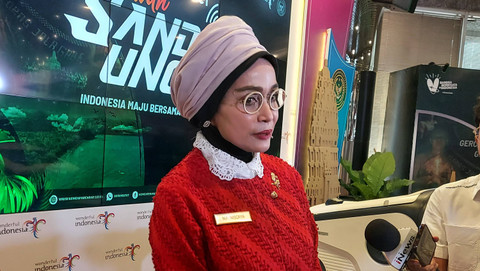 Adyatama Kepariwisataan dan Ekonomi Kreatif Ahli Utama Kemenparekraf Nia Niscaya dalam acara Weekly Brief with Sandi Uno yang digelar pada Senin (15/7/2024). Foto: Gitario Vista Inasis/kumparan