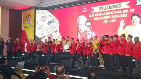 Airlangga Hartarto didukung oleh organisasi SOKSI untuk melanjutkan jabatan Ketua Umum periode 2024-2029 di Hotel JS Luwansa, Kuningan, Jaksel, Selasa (16/7/2024). Foto: Thomas Bosco/kumparan
