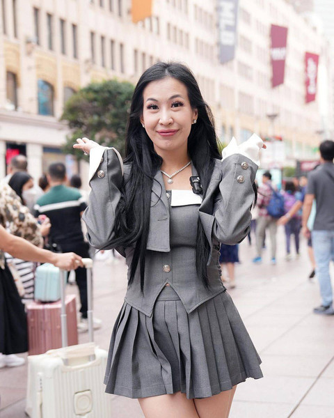 Potret Mami Louisse yang terlihat seperti anak muda. Foto: dok. Istimewa