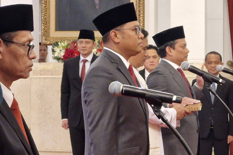 Tiga Wakil Menteri dilantik Presiden Joko Widodo di Istana Negara, Jakarta, Kamis (18/7/2024). Foto: Nadia Riso/kumparan