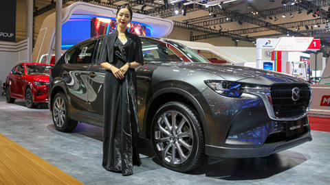 Mobil Mazda CX-60 di pameran otomotif Gaikindo Indonesia International Auto Show atau GIIAS 2024 di ICE BSD, Tangerang, Kamis (18/7). Foto: Aditia Noviansyah/kumparan
