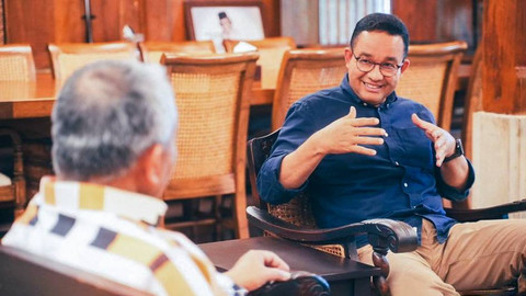 Mantan Gubernur DKI Jakarta, Anies Rasyid Baswedan berbincang dengan Presiden PKS Ahmad Syaikhu. Foto: x/@aniesbaswedan