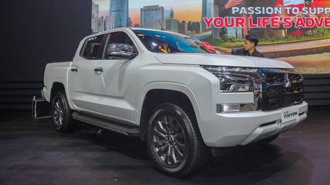 Mobil Mitsubishi Triton di GIIAS 2024 di ICE BSD, Tangerang, Rabu (17/7/2024). Foto: Aditia Noviansyah/kumparan