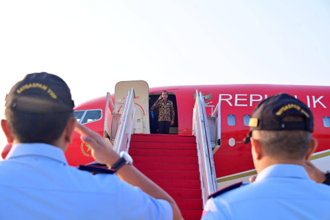 Presiden Joko Widodo berangkat kunjungan kerja ke Jawa Timur. Foto: Muchlis Jr/Biro Pers Sekretariat Presiden
