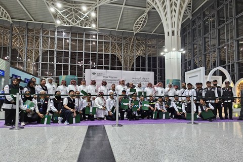 Pemulangan jemaah haji Kloter KJT-30 yang merupakan kloter terakhir ke Tanah Air dari Bandara Amir Muhammad bin Abdul Aziz (AMMA) Madinah, Arab Saudi menuju Bandara Kertajati di Jawa Barat, Indonesia, Senin (22/7/2024). Foto: MCH 2024