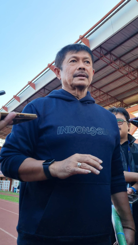 Indra Sjafri seusai memimpin latihan Timnas U-19 Indonesia di Surabaya, Senin (22/7/2024). Foto: Farusma Okta Verdian/kumparan
