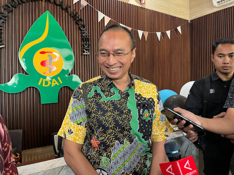 Ketua Umum PP Ikatan Dokter Anak Indonesia (IDAI) - Dr Piprim Basarah Yanuarso, SpA(K) Foto: Nabilla Fatiara/kumparan
