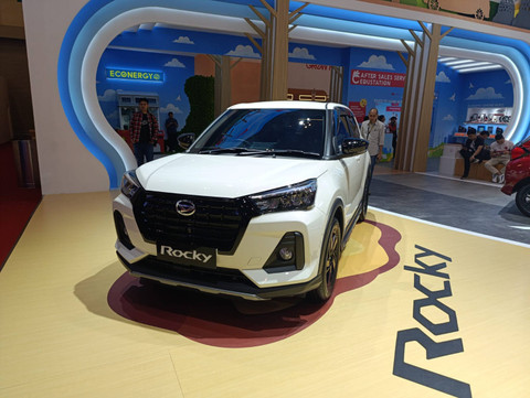 Daihatsu Rocky X yang dipamerkan di GIIAS 2024. Foto: Fitra Andrianto/kumparan