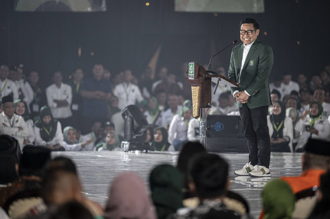Ketua Umum Partai Kebangkitan Bangsa (PKB) Muhaimin Iskandar menyampaikan pidato politiknya dalam acara Tasyakuran Hari Lahir (Harlah) ke-26 PKB di JCC Senayan, Jakarta, Selasa (23/7/2024). Foto: ANTARA FOTO/Aprillio Akbar