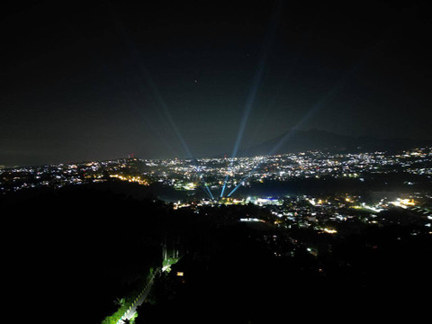 Lampu sorot di sekitar kawasan Lembang, Jawa Barat, mengganggu aktivitas penelitian di Observatorium Bosscha. Foto: Dok: Bosscha