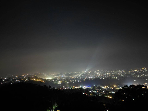 Lampu sorot di sekitar kawasan Lembang, Jawa Barat, mengganggu aktivitas penelitian di Observatorium Bosscha. Foto: Dok: Bosscha