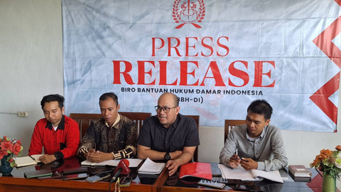 Konpers pengacara Dini Sera terkait putusan bebas Ronald Tannur.  Foto: Dok. Istimewa
