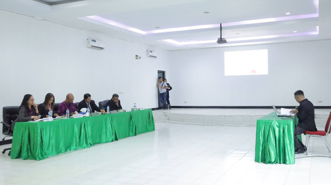 Mahasiswa di Maluku ujian skripsi di kantor polisi. Foto: kumparan