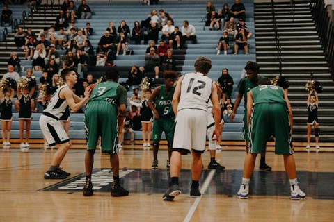 Ilustrasi lama permainan bola basket ditentukan dengan menggunakan. Sumber: Unsplash/Kenny Eliason