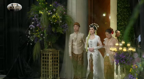 Aaliyah Massaid didampingi Zahwa Massaid dan Keanu Massaid. Foto: YouTube Thariq Halilintar