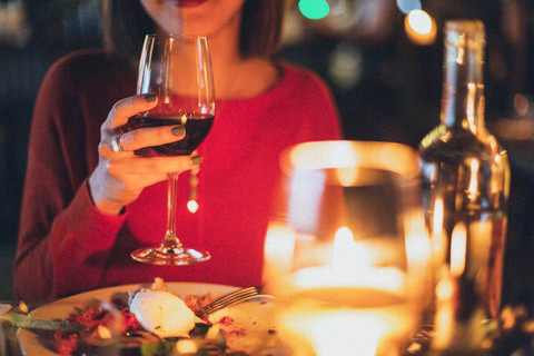 Ilustrasi Tempat Dinner Romantis di Jakarta Murah. Foto: Pexels
