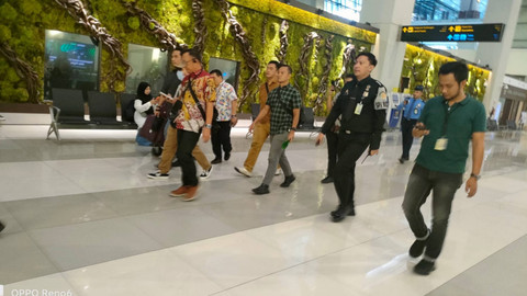 Ujang Iskandar setibanya di Terminal 3 Bandara Soekarno Hatta, Cengakareng, Jakarta Barat, Jumat (26/7/2024).  Foto: Dok. Kejagung