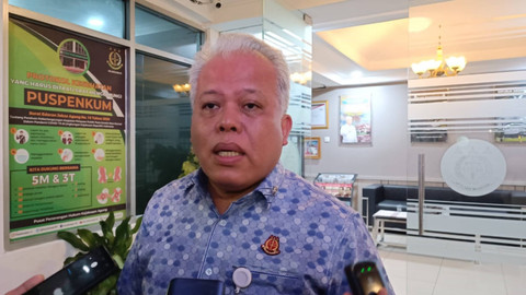 Kapuspenkum Kejagung Harli Siregar saat diwawancarai wartawan di Kejaksaan Agung RI, Jakarta Selatan, Jumat (26/7/2024).  Foto: Fadlan Nuril Fahmi/kumparan