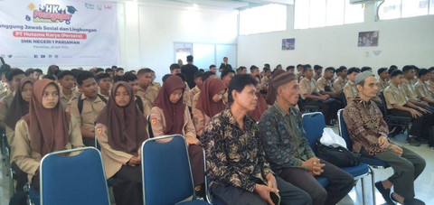 Ratusan siswi SMKN 1 Pariaman saat mengikuti program HK Mengajar