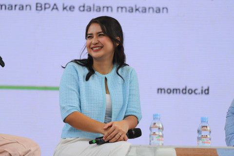 Putri Titian saat Talk Show Le Minerale Kelas Ibu dan Ayah pada hari kedua Festival Hari Anak 2024 di Taman Anggrek, Kawasan Gelora Bung Karno, Jakarta, Minggu (28/7/2024). Foto: Iqbal Firdaus/kumparan