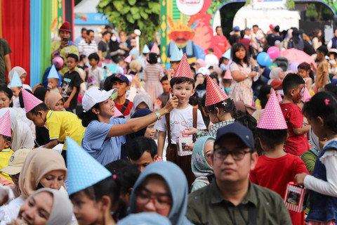 Suasana Birthday Bash pada hari kedua Festival Hari Anak 2024 di Taman Anggrek, Kawasan Gelora Bung Karno. Foto: Iqbal Firdaus/kumparan