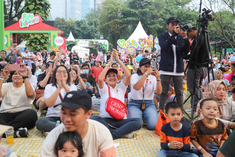 Penampilan Liam Ian Gunawan pada hari kedua Festival Hari Anak 2024 di Taman Anggrek, Kawasan Gelora Bung Karno, Jakarta, Minggu (28/7/2024). Foto: Syawal Febrian Darisman/kumparan