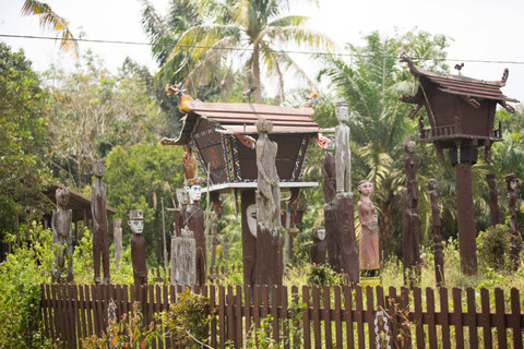 Prosesi pemakaman Tiwah Foto: nineimage/Shutterstock