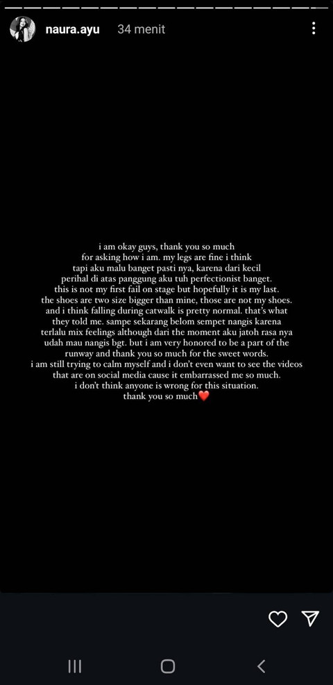 Curhatan Naura Ayu usai terjatuh saat catwalk. Foto: Instagram @naura_ayu