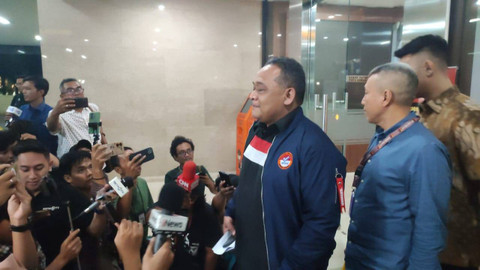 Kepala BP2MI, Benny Rhamdani, usai dimintai keterangan terkait sosok berinisial T di Bareskrim Polri, Jakarta, Senin (29/7/2024). Foto: Rachmadi Rasyad/kumparan