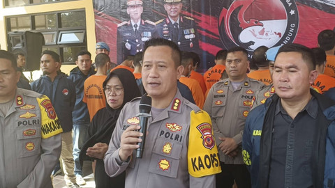 Kapolresta Bandung Kombes Pol Kusworo Wobowo saat ungkap kasus narkoba di Mapolresta Bandung, Selasa (30/7/2024). Foto: Robby Bounceu/kumparan