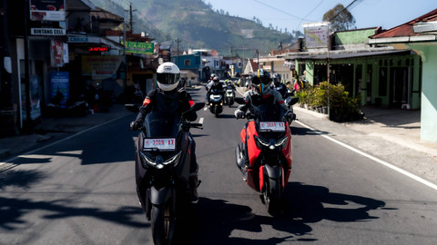 Rangkaian media test ride Tour Boemi Nusantara dengan Yamaha NMax 'Turbo' Jakarta-Yogyakarta. Foto: YIMM