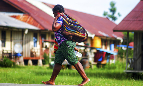 Noken tas tradisional khas Papua. Foto: Astiasti/Shutterstock