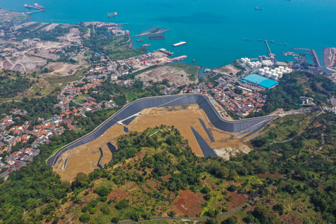 Foto udara pembangunan Pembangkit Listrik Tenaga Uap (PLTU) Jawa 9 dan 10 di kawasan Suralaya, Cilegon, Banten, Rabu (31/7/2024). Foto: Galih Pradipta/ANTARA FOTO