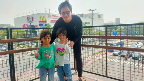 Faiz dengan Aurora dan Badrina. Foto: Dok. Faiz
