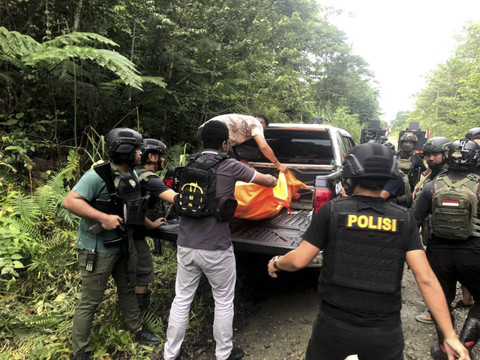 Sopir truk yang tewas di Jalan menuju Kampung Masi, Yahukimo, Papua Pegunungan, Rabu (31/7/2024). Foto: Dok Istimewa