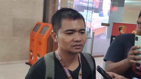 Ayah dari balita yang dianiaya pemilik daycare di Depok saat ditemui di Bareskrim, Jakarta, Kamis (1/8/2024). Foto: Rachmadi Rasyad/kumparan