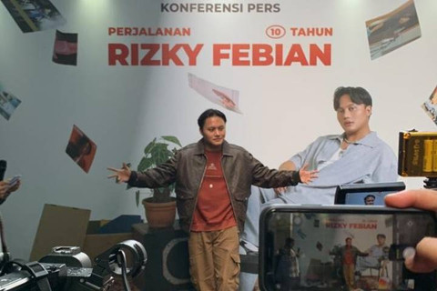 Rizky Febian dalam konferensi pers tur 10 tahun berkarya di Kemang, Jakarta Selatan, Kamis (1/8/2024).   Foto: Vincentius Mario/kumparan