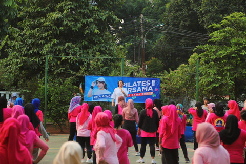 Selesai Pimpin Rapat Paripurna, Zita Anjani Ajak Ibu-ibu Pilates.  Foto: Dok. Istimewa