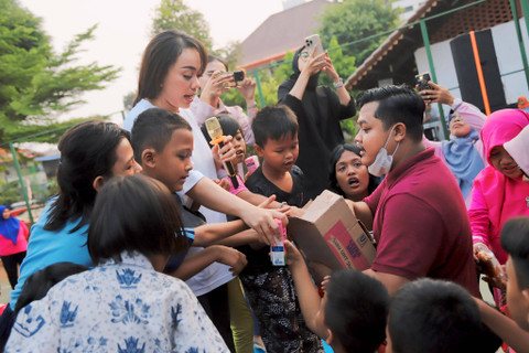 Selesai Pimpin Rapat Paripurna, Zita Anjani Ajak Ibu-ibu Pilates.  Foto: Dok. Istimewa