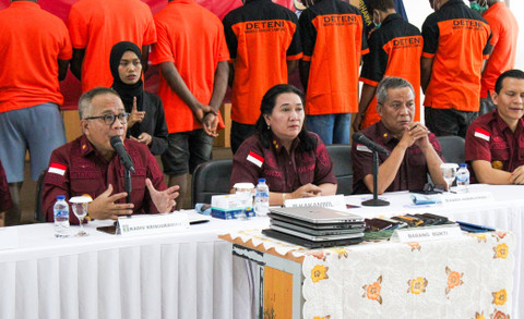 Dua belas warga negara asing (WNA) asal Nigeria diamankan Kantor Imigrasi Kelas III Non TPI Kalianda saat menggelar pengawasan orang asing pada Jumat (26/07/2024). Foto: Dok. Imigrasi